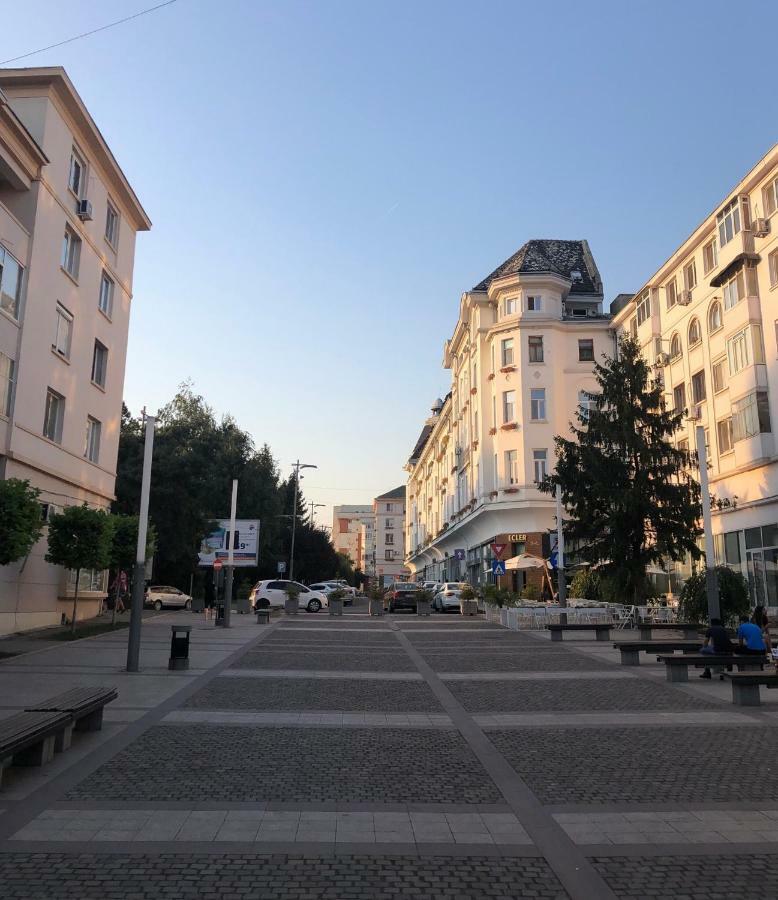 Galla Old Town Center Craiova Exterior photo